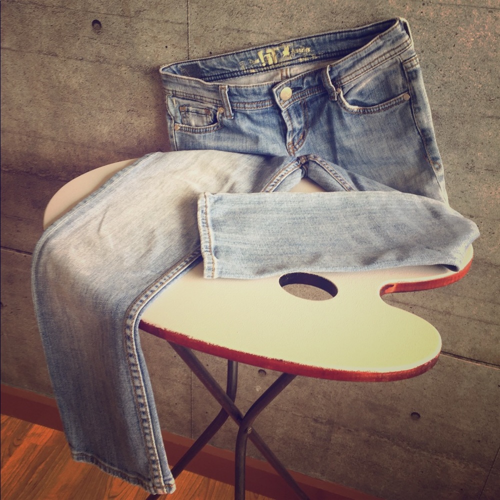 ! IT Los Angeles blue jeans Capri . Sz.26 x 24.